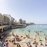 아파트 By The Sea *